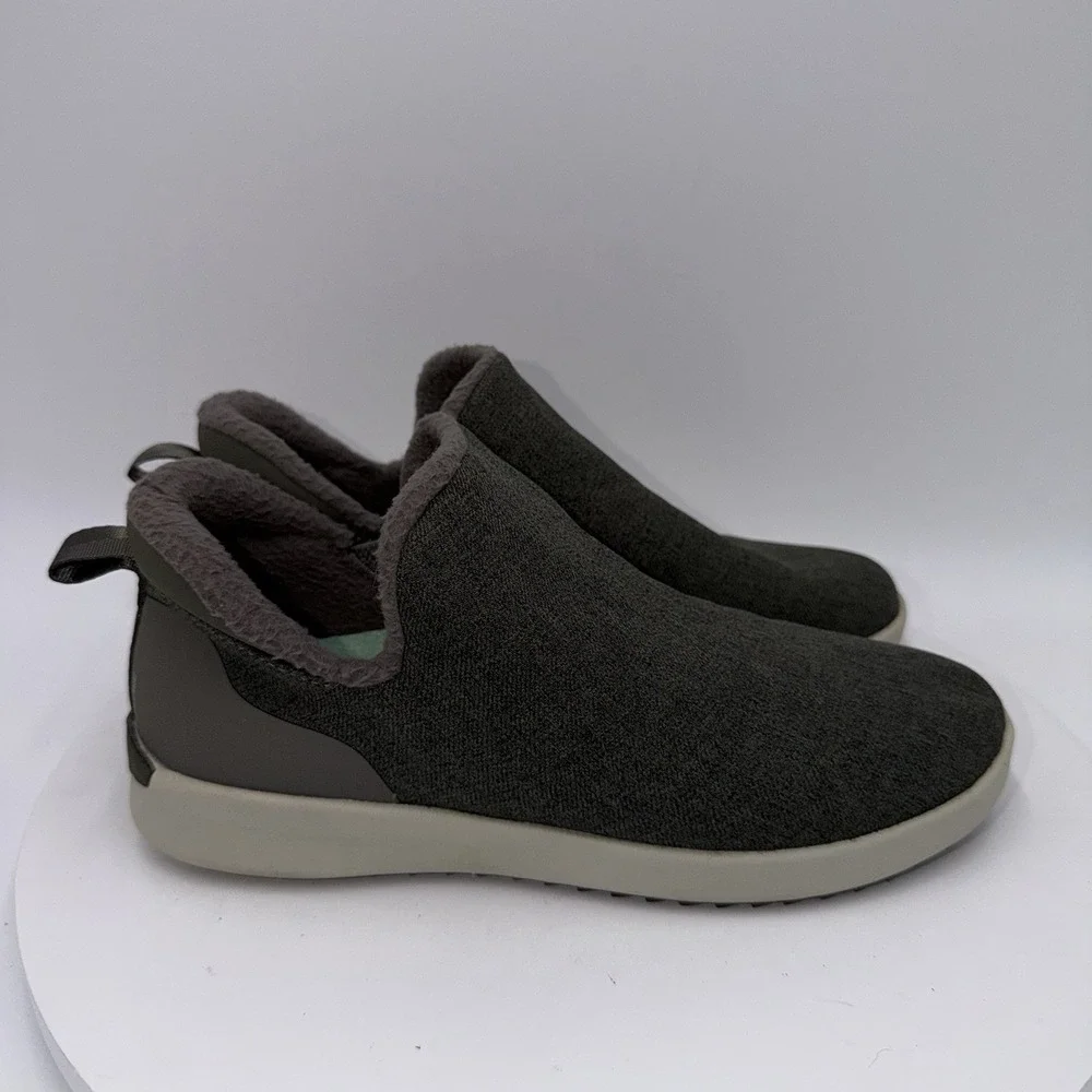 OluKai lipoa ankle